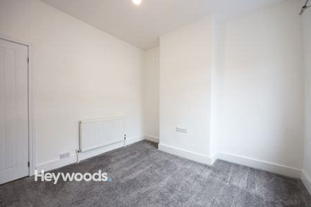 2 bed terraced house to rent in Stubbs Gate, Newcastle-under-Lyme, Staffordshire - Photo 2