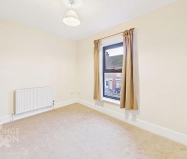 3 bedroom terraced house to rent - Photo 5