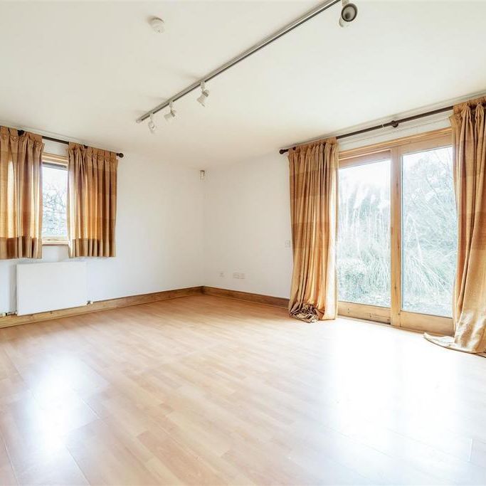 5 bedroom chalet to rent - Photo 1