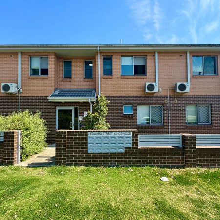 Modern Studio Apartment - Photo 4