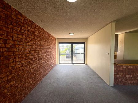 Home For Rent - Photo 4