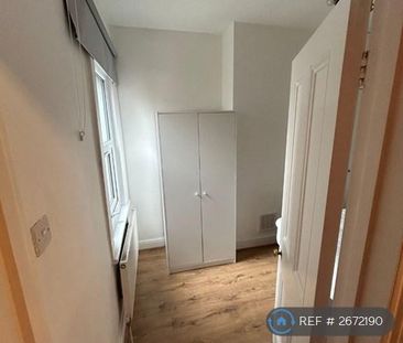 3 bedroom detached house to rent - Photo 4