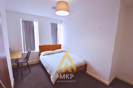 5 bedroom terraced house to rent - Photo 4