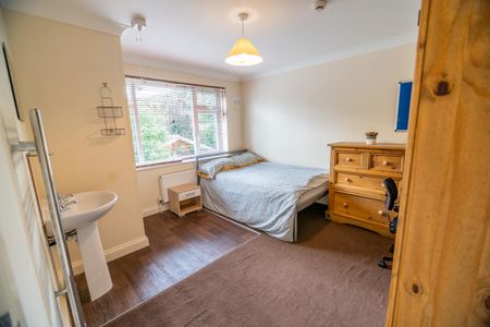 22 Abbotsford Road - Photo 3