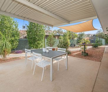 Spacious Four Bedroom Family Home - Photo 4