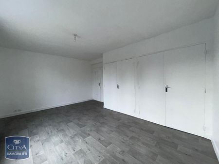 Location Appartement 1 pièce 38m² CHATEAUROUX 36000 - Photo 2
