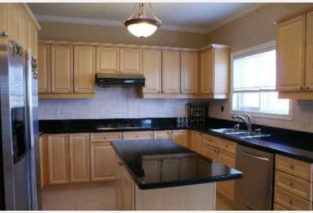 For Lease - 21 Ormsby Court Unit# 2nd Floor Bedroom, Richmond Hill, Ontario - Photo 2