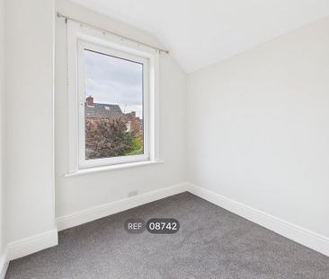 3 bedroom terraced house to rent - Photo 6