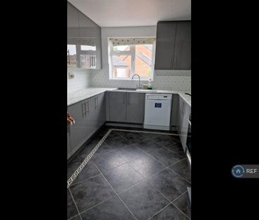 3 bedroom detached house to rent - Photo 4