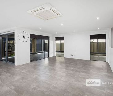 LARGE FAMILY HOME - Photo 3