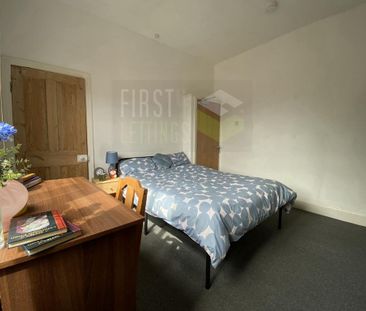 4 bedroom terraced house to rent - Photo 5