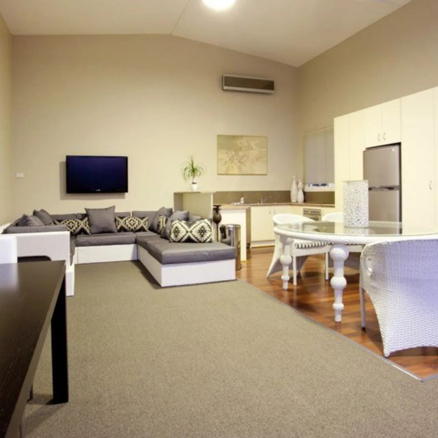 Renovated Family Home in Prime location - Photo 1