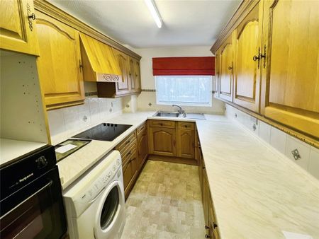 2 bedroom flat to rent - Photo 5