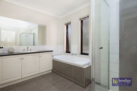 Modern Home in a Prime Kennington Location - Photo 5