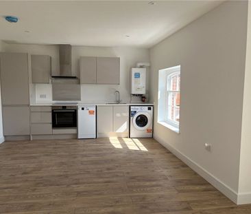A lovely modern one bedroom flat close to the train station and cit... - Photo 2