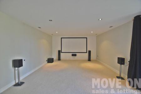 Upper Golf Links Road, Broadstone, Dorset, BH18 - Photo 2