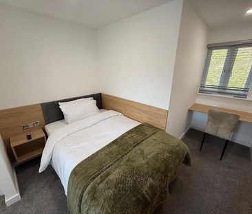 1 bedroom in a house share to rent - Photo 3