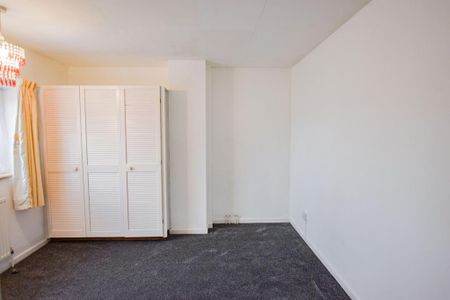 2 bedroom semi-detached house to rent - Photo 3