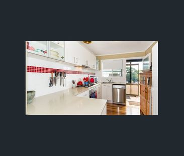 Spacious Family Living in a Convenient Zillmere Location - Photo 6