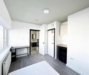 1 bedroom in a house share to rent - Photo 3