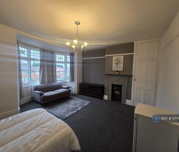 1 bedroom in a house share to rent - Photo 2