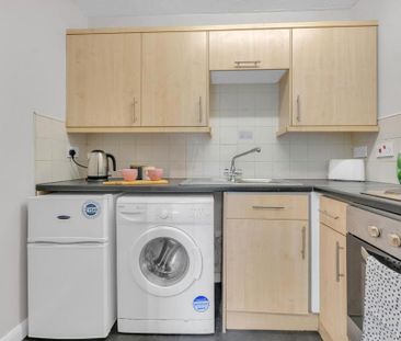 1 bedroom flat to rent - Photo 2