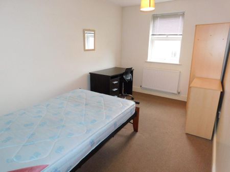 2 bedroom flat to rent - Photo 3
