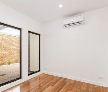 Neat As Pin - Photo 3