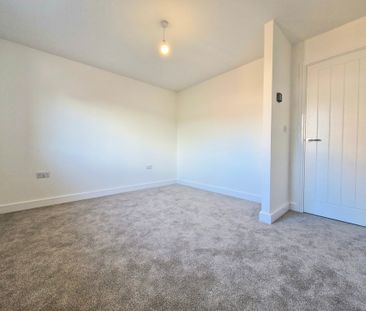 2 bedroom semi-detached to let - Photo 4