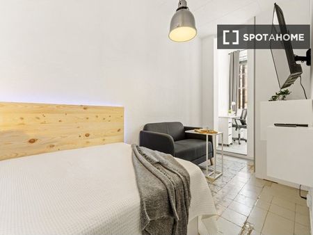 barcelona, Catalonia 08009 - Photo 2