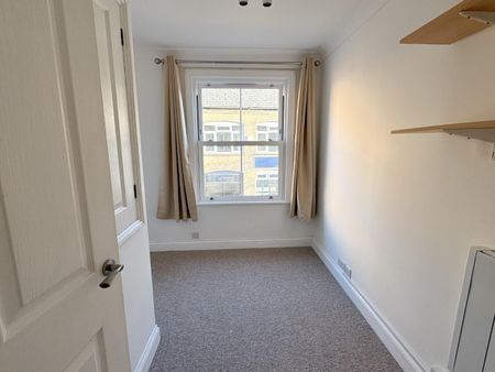 City Road Cambridge - Photo 5