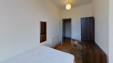 4 bedroom apartment to rent - Photo 3