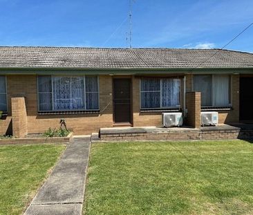 FRSHLY RENOVATED UNIT IN WELL MAINTAINED COMPLEX - Photo 2