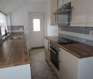 3 bedroom terraced house to rent - Photo 5