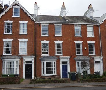 2 bed Apartment - To Let - Photo 6