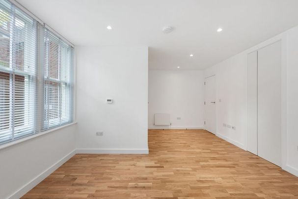 Flat to rent - Photo 1