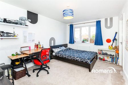 5 bedroom detached house to rent - Photo 4