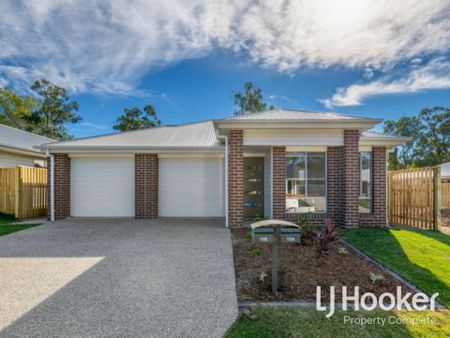 Sweet 2 Bedroom Duplex! - Photo 3