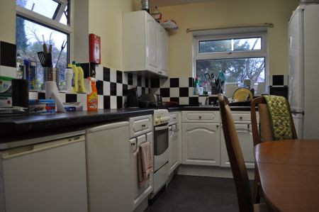 239 HARBORNE LANE - Photo 4