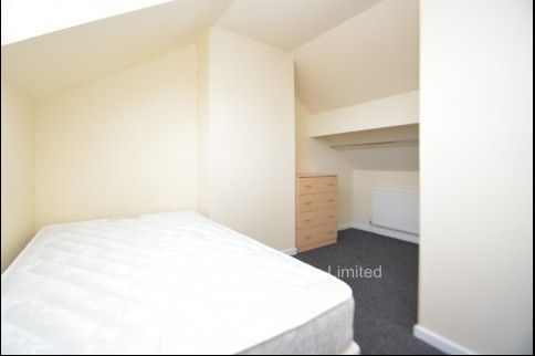 3 Bedroom Student Professional Rentals Leeds - Photo 1