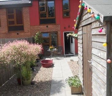 3 Bed Terraced House, Park Lane, NG6 - Photo 2