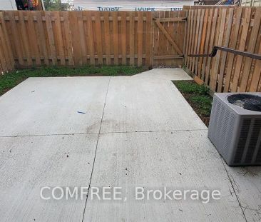 118 - 33 BERKLEY DRIVE - Photo 4