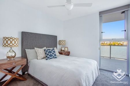 Lake View Unit at the Sought After Varsity Waters Apartments - Photo 2