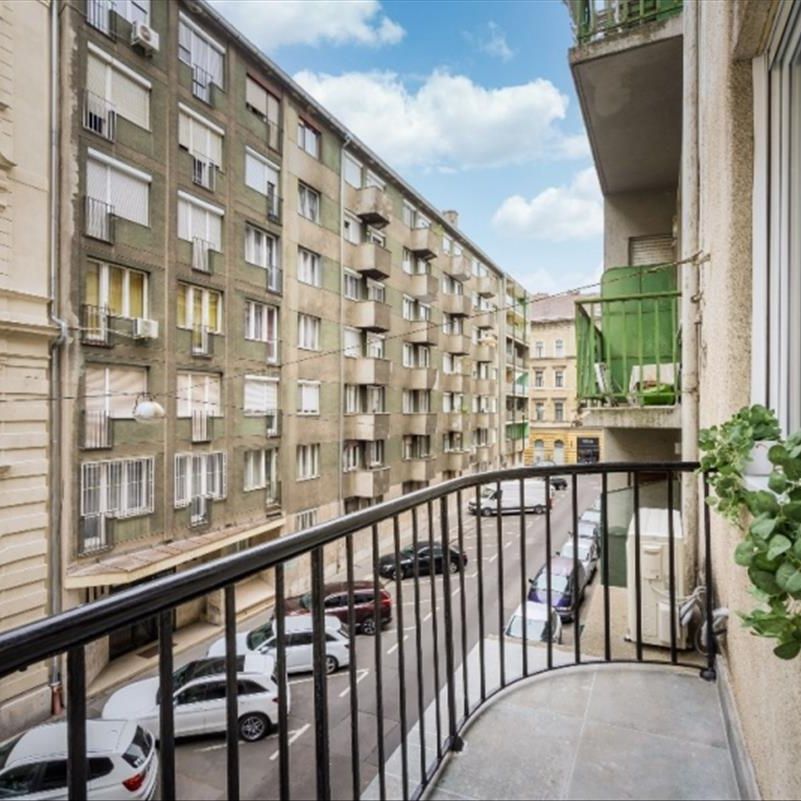 Kiadó felújított lakás - Budapest V. kerület - Photo 1