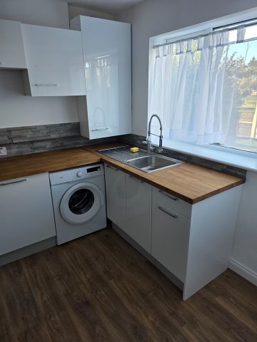 Room in a Shared House, Foundry Mill Street, LS14 - Photo 3