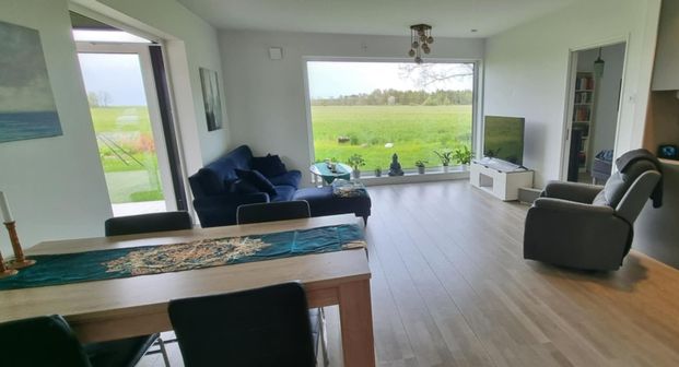 Hallbrosvägen, Visby - Photo 1