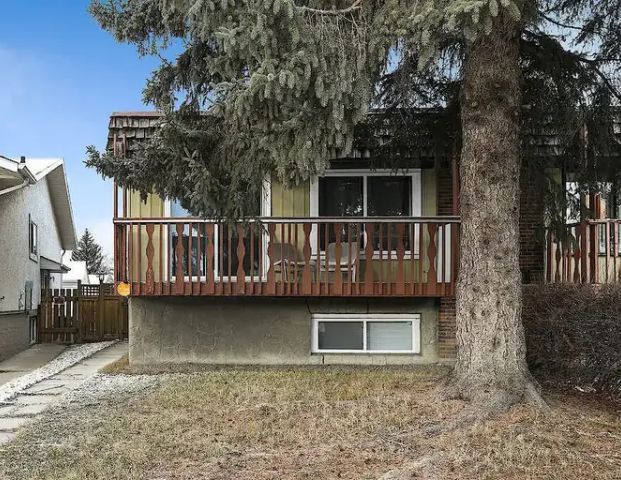 2 Bedrooms in Dalhousie, NW | Calgary - Photo 1