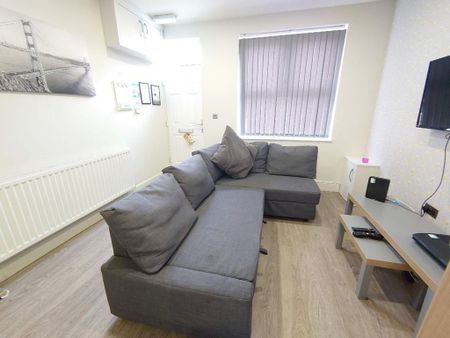 2 bedroom terraced house to rent - Photo 2