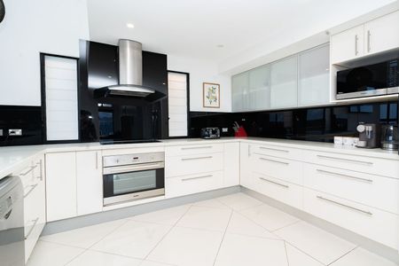 Home For Rent - Photo 5