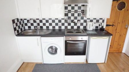 Studio to rent - Photo 3